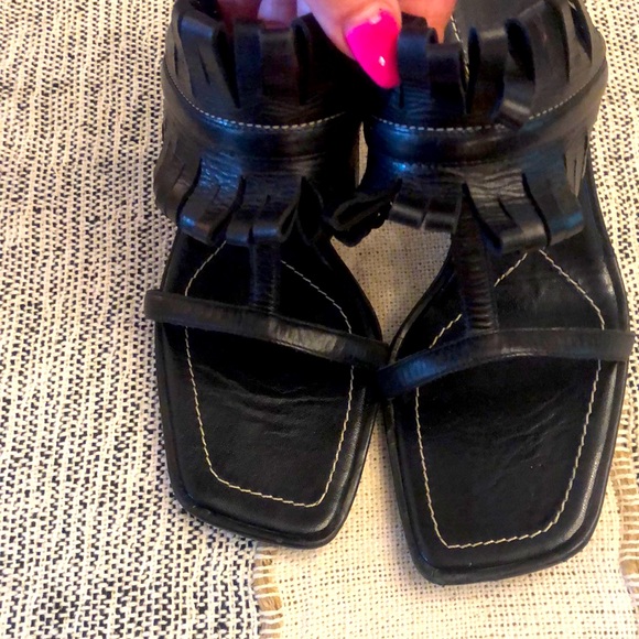 ESCADA black ruffle T-sandal leather heels - Picture 3 of 5